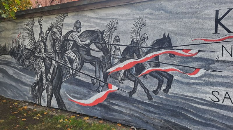 Scena z bitwy pod Kłuszynem na murale koło Biblioteki w Goleniowie
