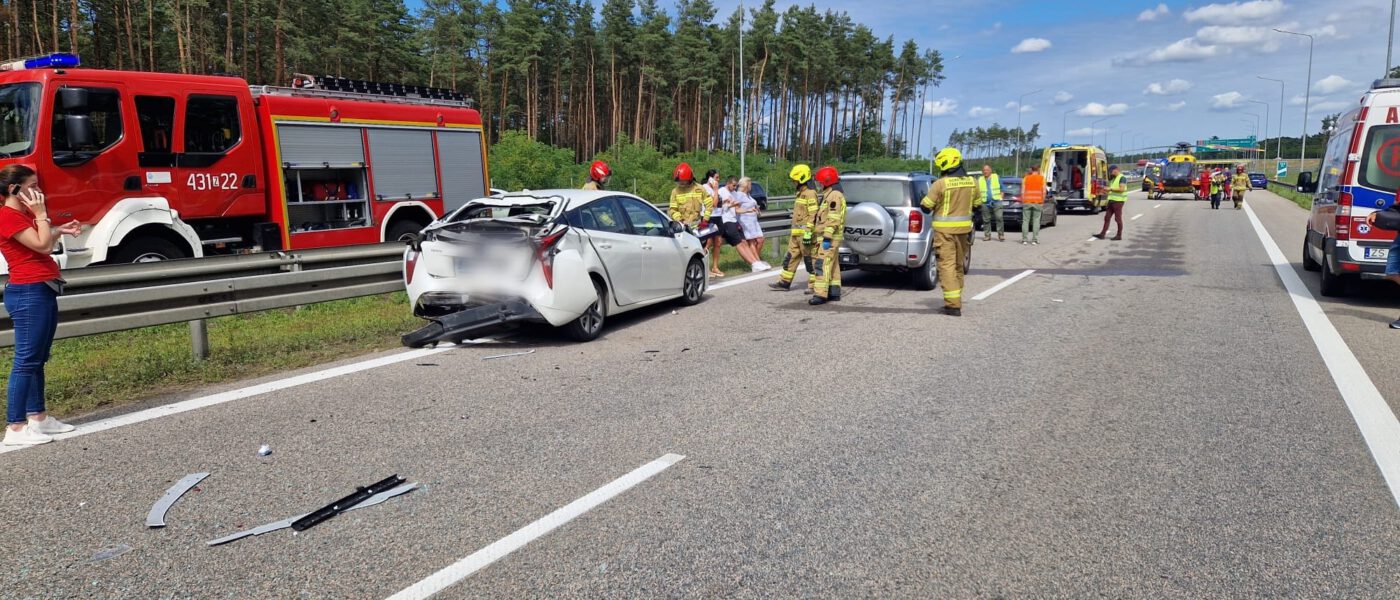 zderzenie-autobusu-samochodow-osobowych-na-drodze-s3