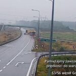 Dramatyczny poślizg ciężarówki na łącznicy S3/S6